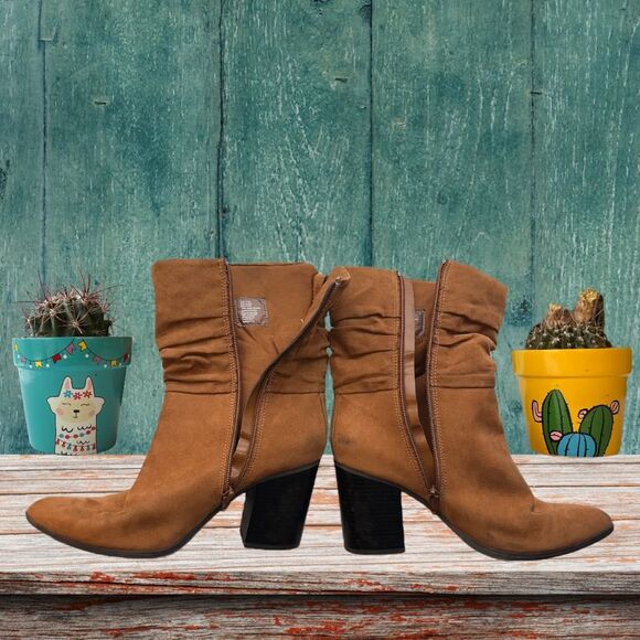 🔥4/$25 Kohls Pointed Toe Chunky Heel Boots Faux Suede Cognac Women’s Size 9 - Picture 5 of 8